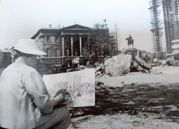 Countess Manvers working on a watercolour study near Hyde Park Corner in 1962
